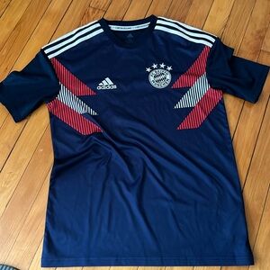 Adidas Bayern Munchen (kids XL) fits size 12